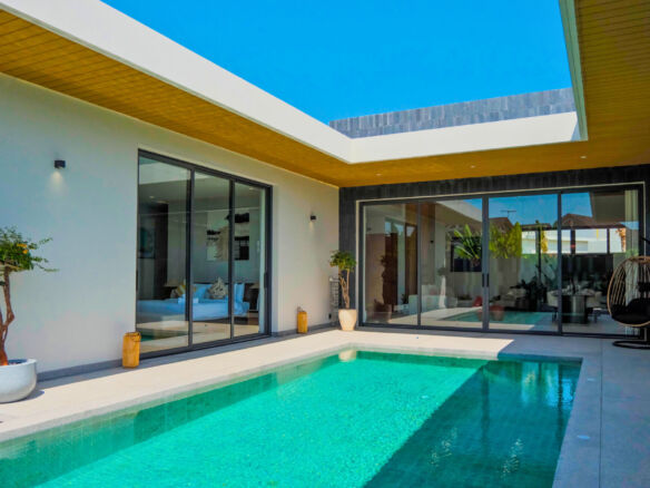 Spacious 3-Bedroom Luxury Villa for Rent In Chalong
