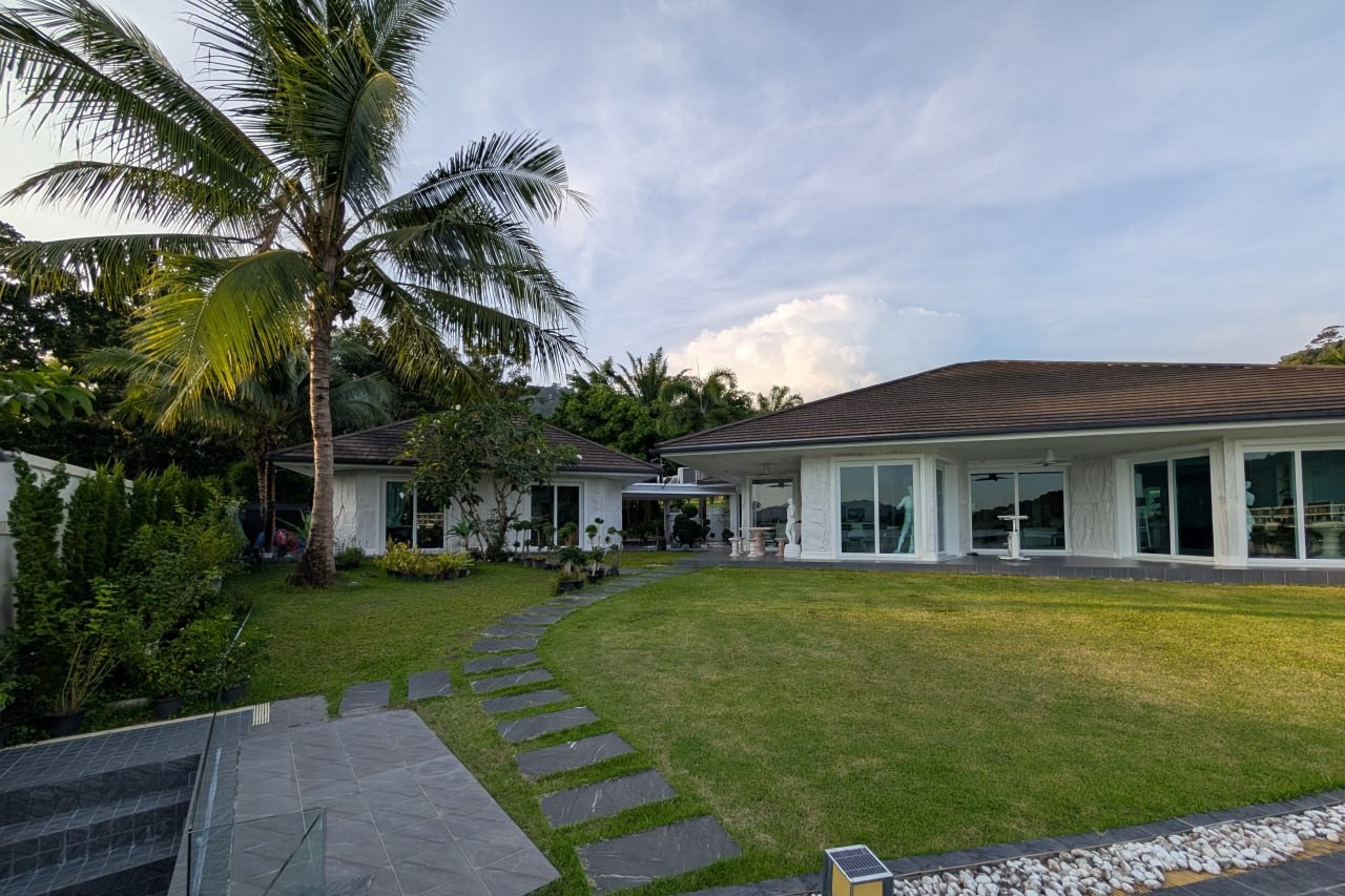 Luxury Villa for Sale in Kathu, Phuket – Golf Course Location with Lake and Mountain Views