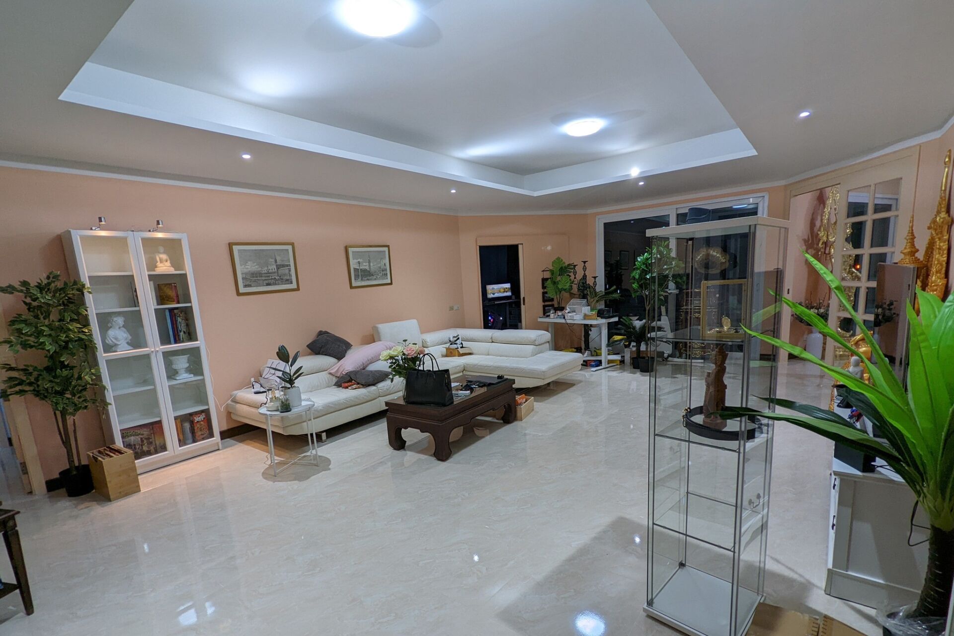 Luxury Villa for Sale in Kathu, Phuket – Golf Course Location with Lake and Mountain Views