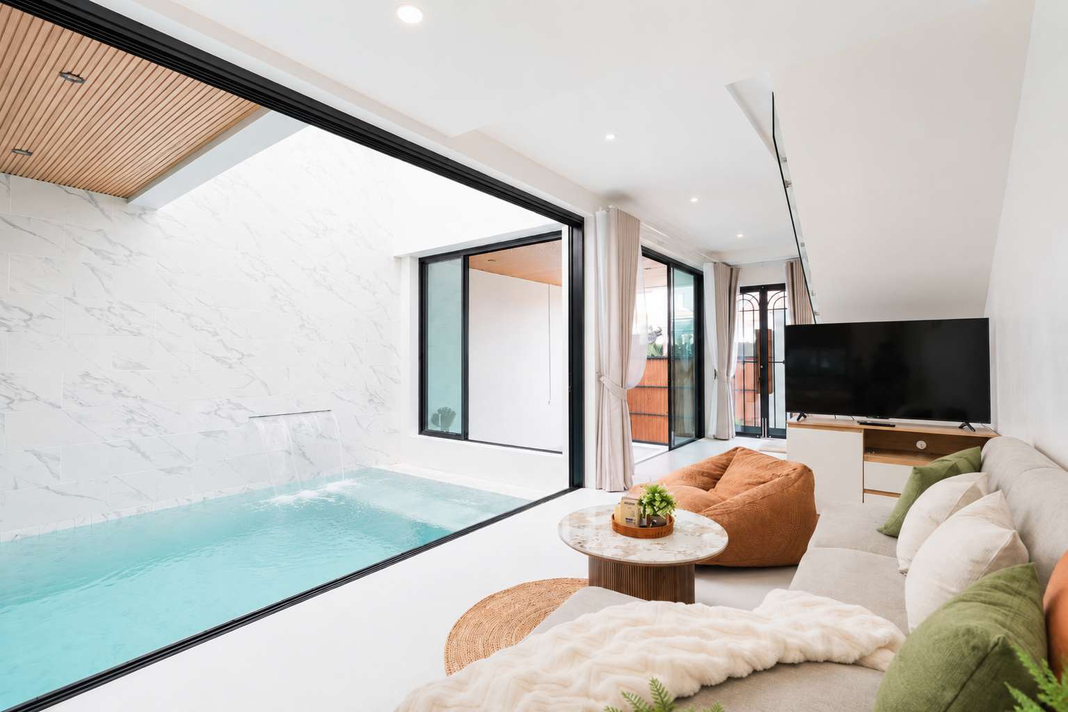 A New 3-Bedroom Private Pool Villa for rent in Pasak Soi 2, Cherngtalay