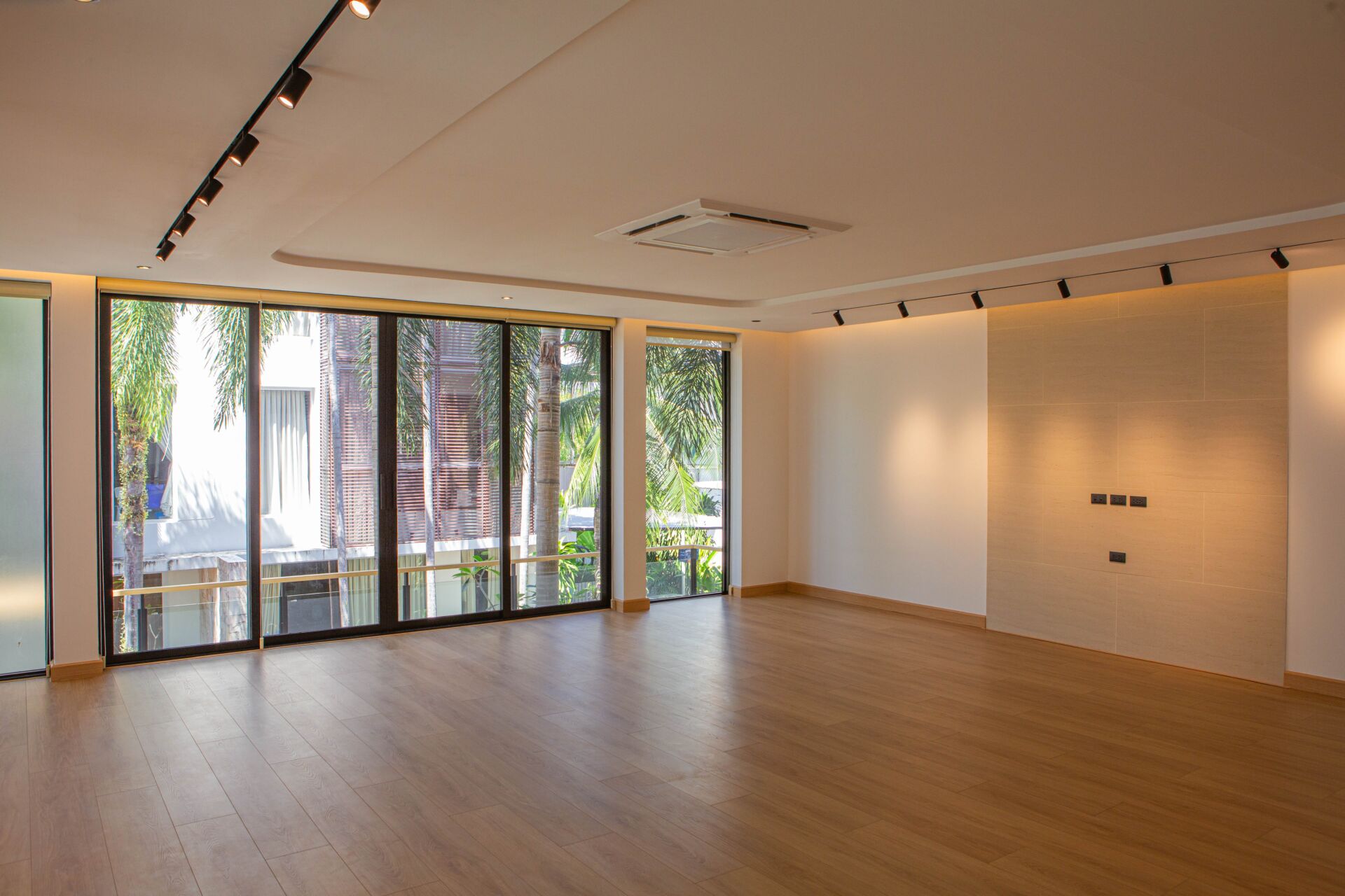 20 The Lantern Residences Phuket – Resale Luxury 4-Storey Residence for THB 32 Million