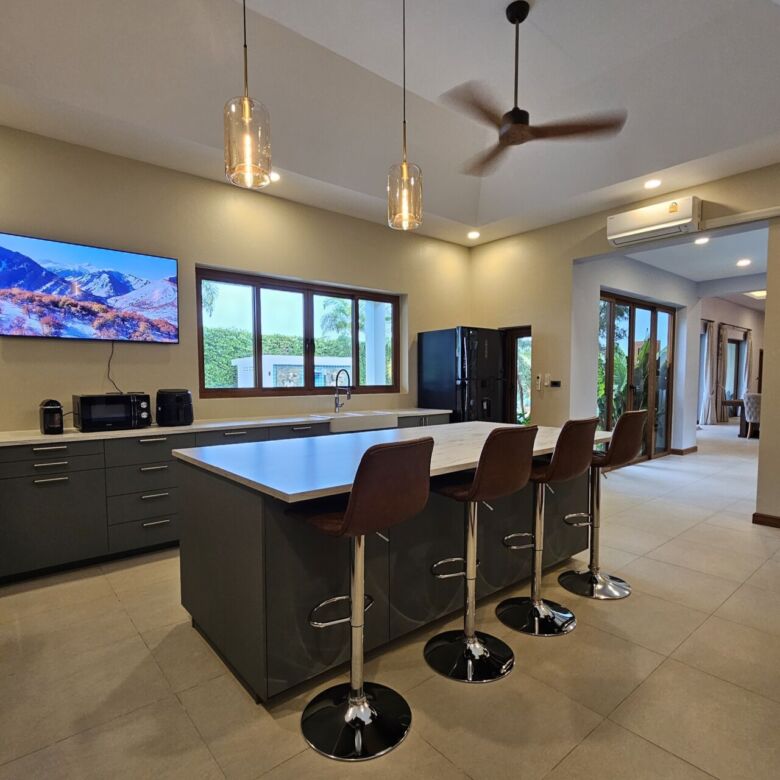 Luxury 5-Room Standalone Pool Villa for Sale in Cherngtalay, Phuket – THB 55 Million