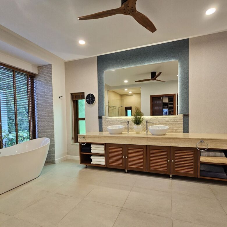 Luxury 5-Room Standalone Pool Villa for Sale in Cherngtalay, Phuket – THB 55 Million
