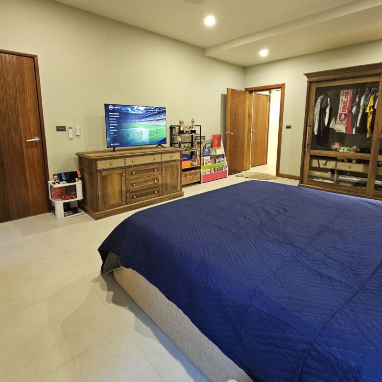 Luxury 5-Room Standalone Pool Villa for Sale in Cherngtalay, Phuket – THB 55 Million
