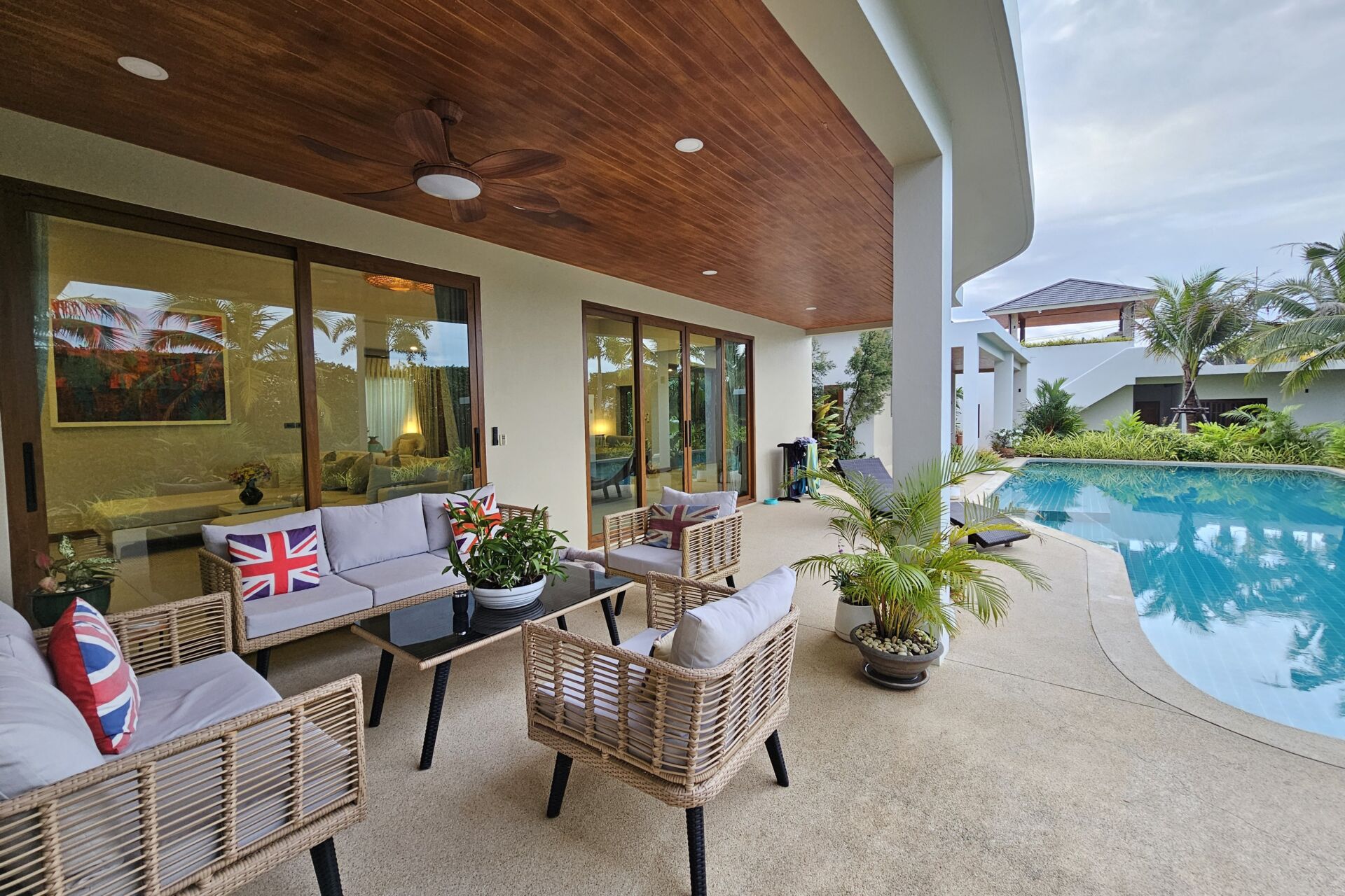 Luxury 5-Room Standalone Pool Villa for Sale in Cherngtalay, Phuket – THB 55 Million