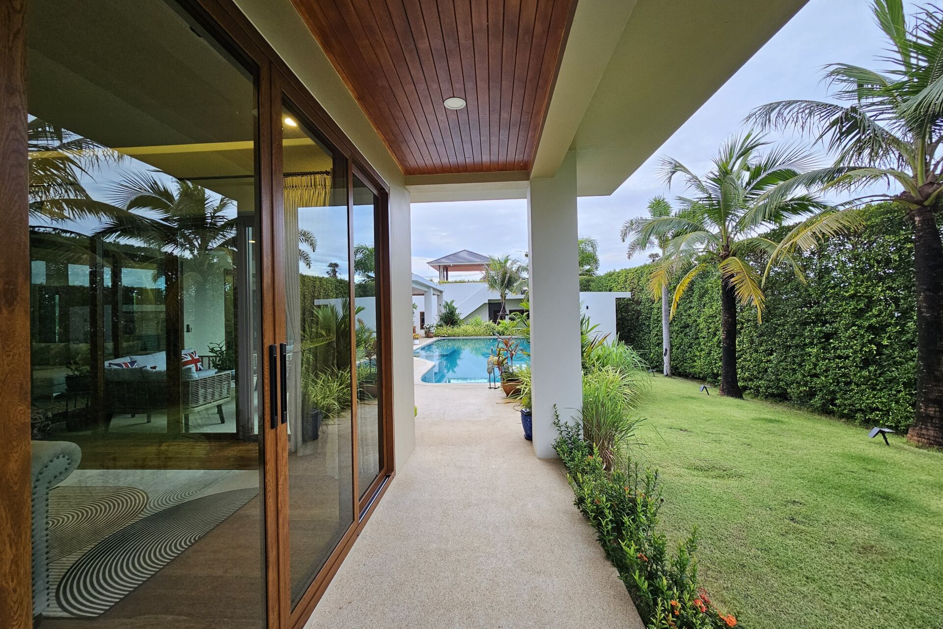 Luxury 5-Room Standalone Pool Villa for Sale in Cherngtalay, Phuket – THB 55 Million